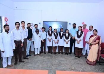 IDBI बैंक की सीएसआर से जशपुर के 8 सरस्वती शिशु मंदिरों में स्मार्ट क्लास शुरू, कलेक्टर ने किया शुभारंभ