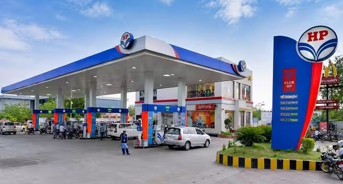 आपके पेट्रोल पंप पर तो नहीं हो रहा है कि इलेक्ट्रॉनिक चिप वाला खेल, बेंगलुरु में HPCL मैकेनिक ने पकड़ी चोरी