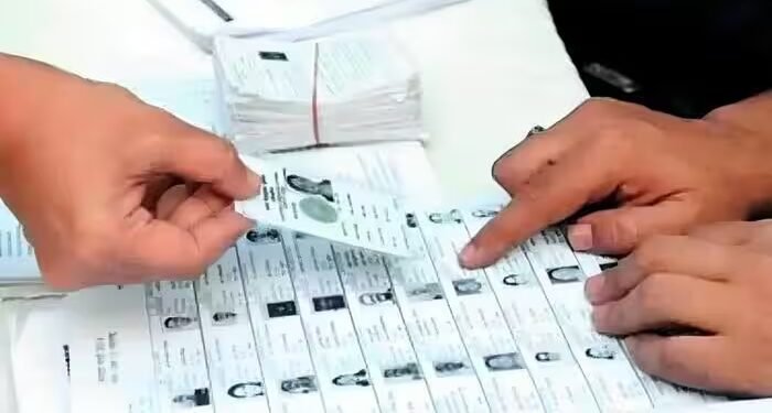 63 लाख मतदाताओं को भेजा जाएगा नोटिस,जवाब से संतुष्ट होने पर ही वोटर लिस्ट में शामिल होगा नाम