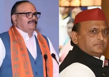 ‘ब्राह्मण इन्हें गद्दी दिलाएं और ये अपने परिवार की खड़ाऊं रखकर राज करेंगे’, अखिलेश यादव पर भड़के ब्रजेश पाठक