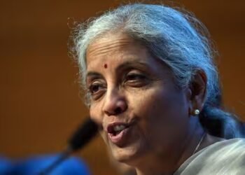 UPI ट्रांजैक्शन पर किसे देना होगा चार्ज? वित्त मंत्री निर्मला सीतारमण ने संसद में कर दिया साफ