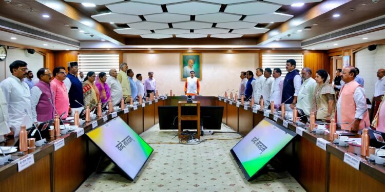 5 हजार से अधिक किसानों के हित में बड़ा निर्णय, कवच योजना को मंजूरी, मुख्यमंत्री डॉ. यादव की अध्यक्षता में मंत्रि-परिषद की बैठक में लिये गए निर्णय