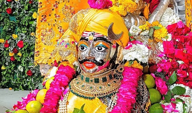 श्रावण के प्रथम सोमवार भगवान श्री महाकाल मनमहेश स्वरूप में नगर भ्रमण पर निकले, अवंतिका नगरी में उमड़ा भक्तों का सैलाब