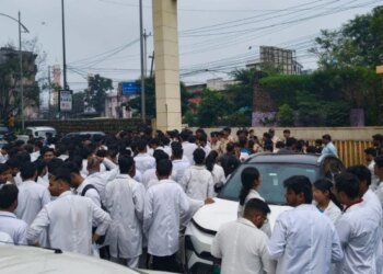 इंटर्न डॉक्टरों का भोपाल में हल्लाबोल, हमीदिया से CM निवास तक निकाला पैदल मार्च