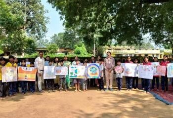 कठौतिया में गूंजा साक्षरता का संदेश, उल्लास थीम पर छात्र-छात्राओं ने दिखाई प्रतिभा