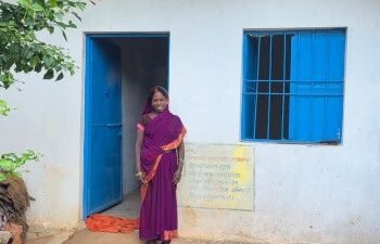पक्के आवास से बदली इंद्रासो की जिंदगी, अब बारिश में नहीं टपकता घर