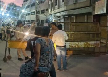 शाही मस्जिद के आसपास क्षेत्र में अघोषित कर्फ्यू:उज्जैन में 2 दिन से 250 दुकानें बंद, 10 करोड़ का नुकसान, मीनार टूटना शुरू