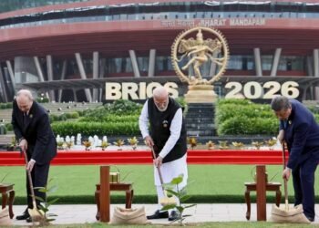 PM मोदी, पुतिन और जिनपिंग के हाथों में पहुंचा गुरनाम सिंह का फावड़ा, पीतल के हत्थे वाला यह औजार कैसे पहुंचा दिल्ली