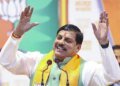 ‘अपने काम से काम रखो’, पीएम मोदी से सपरिवार मुलाकात पर मिली नसीहत तो प्रियंका चतुर्वेदी ने घुमाकर दिया
