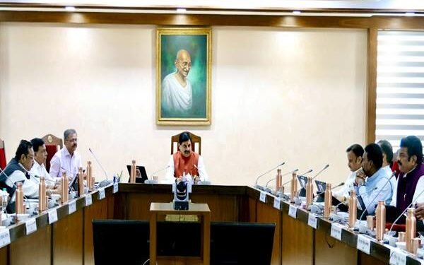 मुख्यमंत्री डॉ. यादव की अध्यक्षता में मंत्रि-परिषद की बैठक में लिये गए निर्णय, 42 हजार 490 करोड़ रूपये की स्वीकृति
