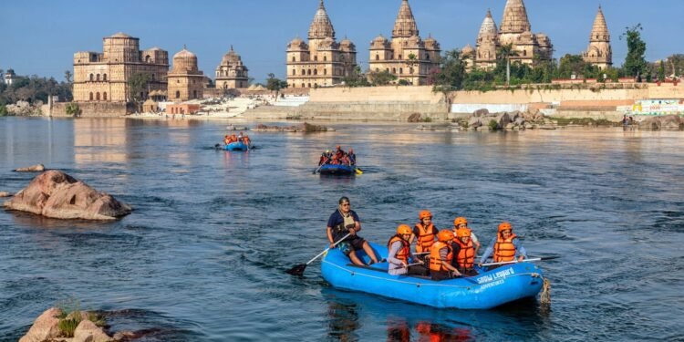 मध्यप्रदेश में वर्ष 2025 में कुल 21 करोड़ 5 लाख से अधिक पर्यटकों का हुआ आगमन