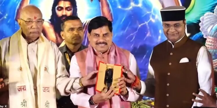 प्रधानमंत्री मोदी के मार्गदर्शन से समृद्ध हुई भारतीय कालगणना: मुख्यमंत्री डॉ. मोहन यादव ने लॉन्च किया ‘विक्रमादित्य वैदिक घड़ी-2.0’ का वॉल वर्जन