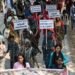 भोपाल पैदल मार्च कर रहे सीहोर के आदिवासी:सीएम से मिलेंगे, वन विभाग की कार्रवाई में 12 परिवार बेघर