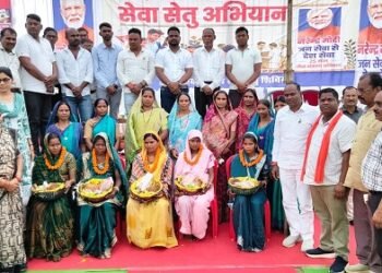 लिस्टिंग से बचने के लिए टाटा ट्रस्ट्स के प्रस्ताव पर घमासान, टाटा संस ने इसकी वैलिडिटी पर मांगी कानूनी राय