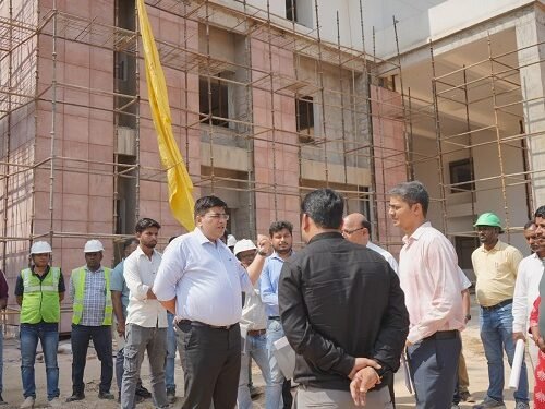 कलेक्टर कुणाल दुदावत ने मेडिकल कॉलेज भवन निर्माण कार्य का किया निरीक्षण