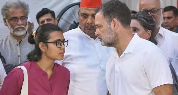 ‘वी द छोटू’: राहुल गांधी के मार्च में नेहा बोरा को तवज्जो मिलने पर NSUI नाराज, बदल दिया था व्हाट्सएप ग्रुप का नाम