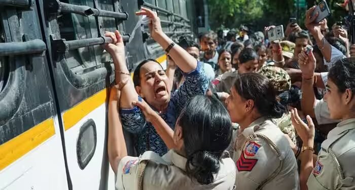 न चुनाव आयोग न ज्ञानेश कुमार; विपक्ष के लगातार आंदोलन के पीछे की ये है असली वजह