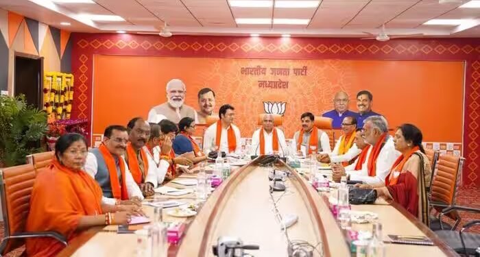 बिप्लब देश के सामने ही बीजेपी की ‘खटपट’ आई सामने, सबके दर्द आए बाहर तो प्रभारी ने कहा- गुटबाजी बर्दाश्त नहीं की जाएगी