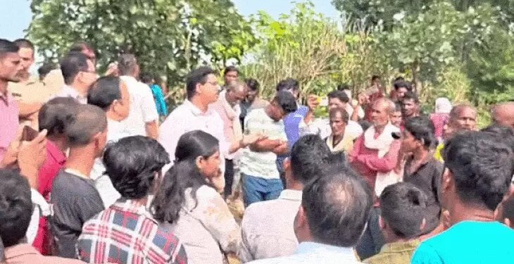 रीवा के सरई कला-रोझौही में टाटा न्यूक्लियर प्लांट का विरोध:ग्रामीणों के साथ बैठक रही बेनतीजा , सरपंच के नाम जारी फर्जी NOC की जांच पर अड़े लोग