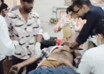 राजस्थान में ट्रैवलर एक्सप्रेसवे से नाले में गिरा, 8 मौतें:सभी MP के रहने वाले, खाटूश्याम मंदिर जा रहे थे; घायलों को खिड़की तोड़कर निकाला
