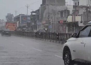 MP के ऊपर चक्रवात…आज से 4 दिन बारिश:जबलपुर, रीवा-शहडोल संभाग में गिरेगा पानी; इंदौर-भोपाल में धूप खिलेगी