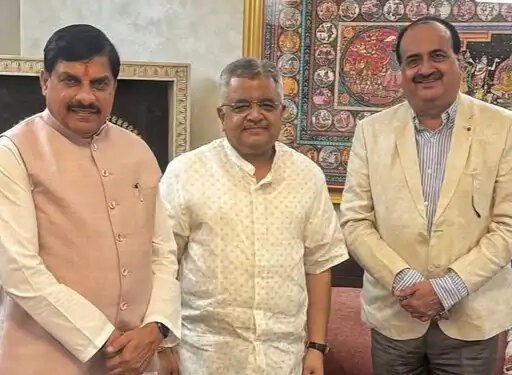 OBC आरक्षण पर कानूनी रणनीति को लेकर दिल्ली पहुंचे CM:सॉलिसिटर जनरल से चर्चा; उमंग सिंघार बोले- विधानसभा का विशेष सत्र बुलाकर स्थिति स्पष्ट करें