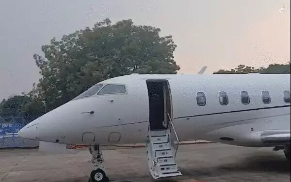 पदावा- जीतू पटवारी के काम आएगा ‘मोहन का नया प्लेन’:विधायक ने प्रभु श्रीराम को पहना दी अपने गले की माला; मंच पर सीएम-विजयवर्गीय की गुफ्तगू