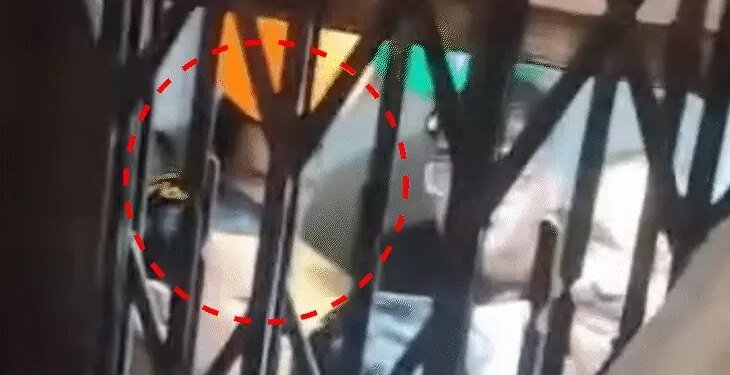 पूर्व गृहमंत्री नरोत्तम मिश्रा 15 मिनट लिफ्ट में फंसे रहे:ग्वालियर में कोचिंग क्लासेस का उद्घाटन करने पहुंचे थे, 2nd फ्लोर पर झटके से रुकी