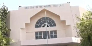 लव-प्रपोजल ठुकराया तो छात्रा पर एसिड अटैक करवाया:चेहरा-आंख झुलसे; कोचिंग में साथ पढ़ते थे, हमले से पहले दोस्त की शादी कराई