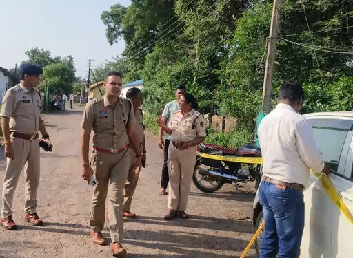 लव-प्रपोजल ठुकराया तो छात्रा पर एसिड अटैक करवाया:चेहरा-आंख झुलसे; कोचिंग में साथ पढ़ते थे, हमले से पहले दोस्त की शादी कराई